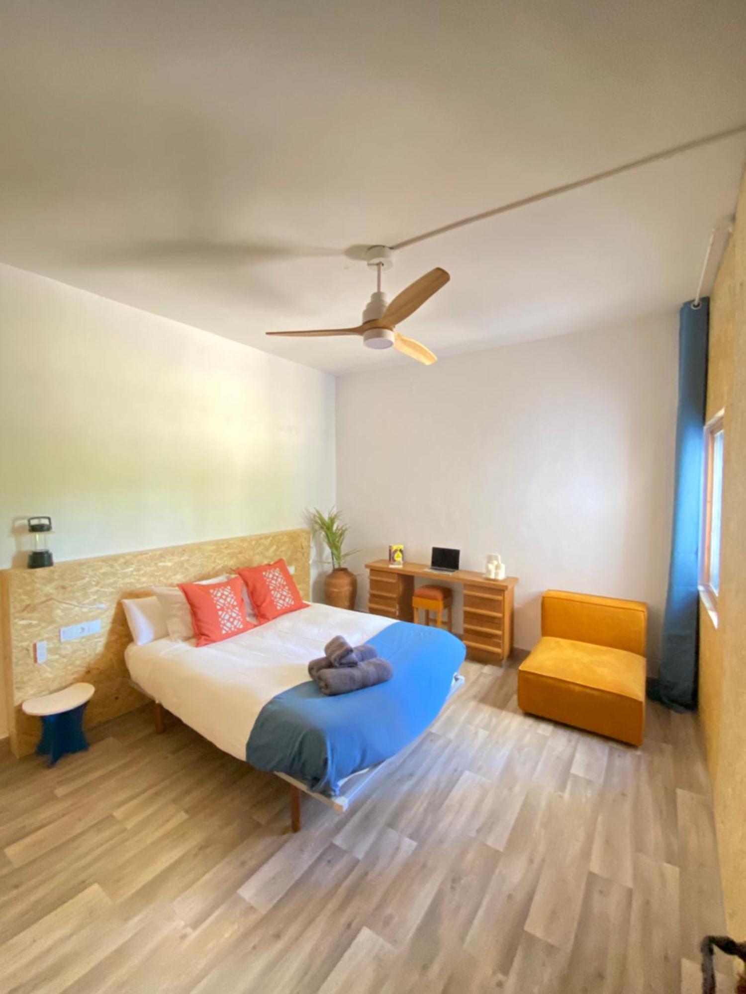 Bed & Breakfast Pink Lemon House