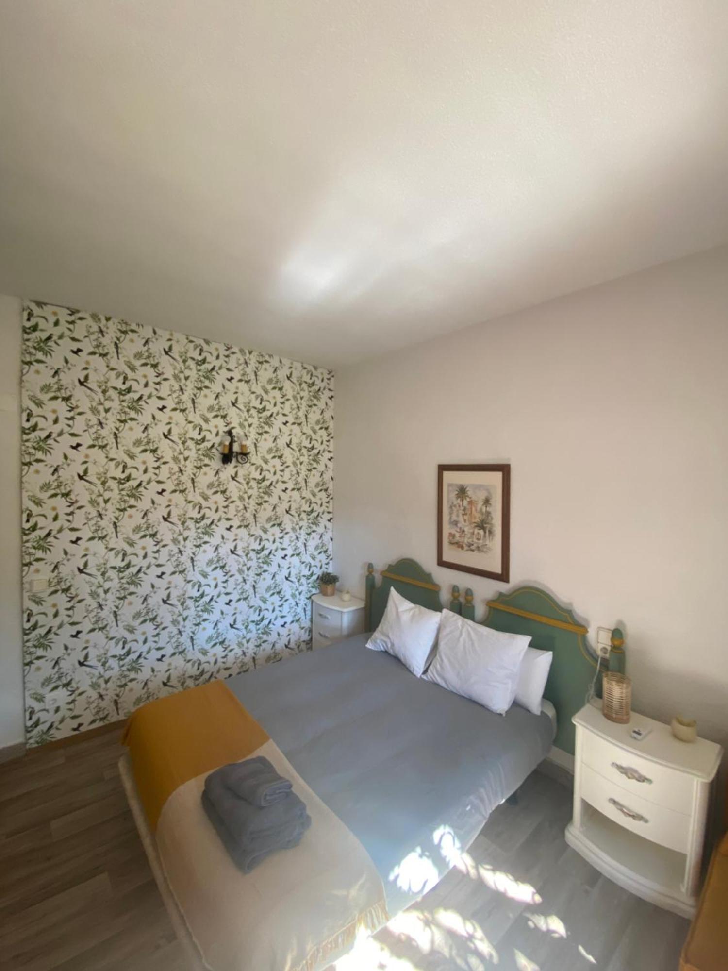 Pink Lemon House Bed & Breakfast *