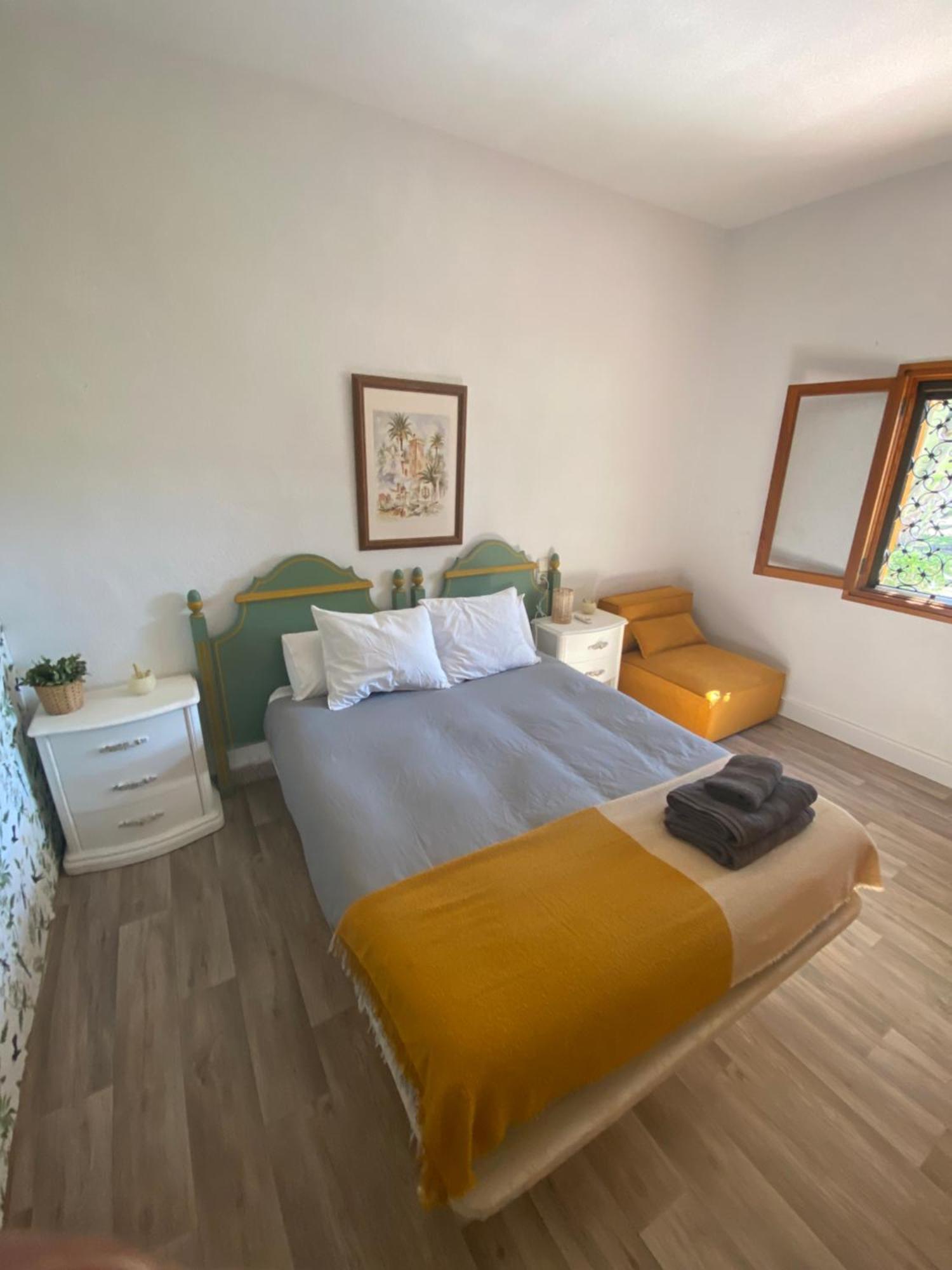 Pink Lemon House Bed & Breakfast *