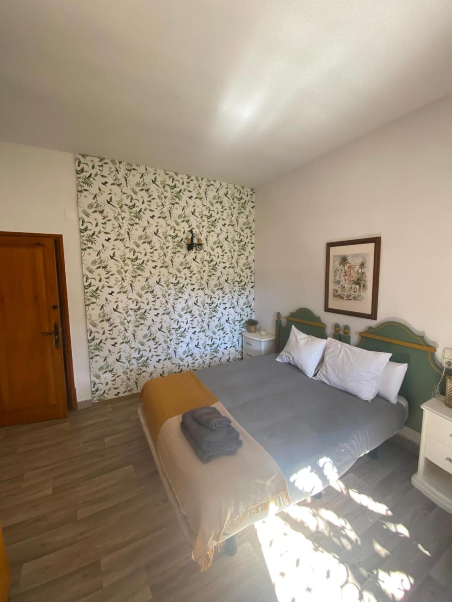 Bed & Breakfast Pink Lemon House *
