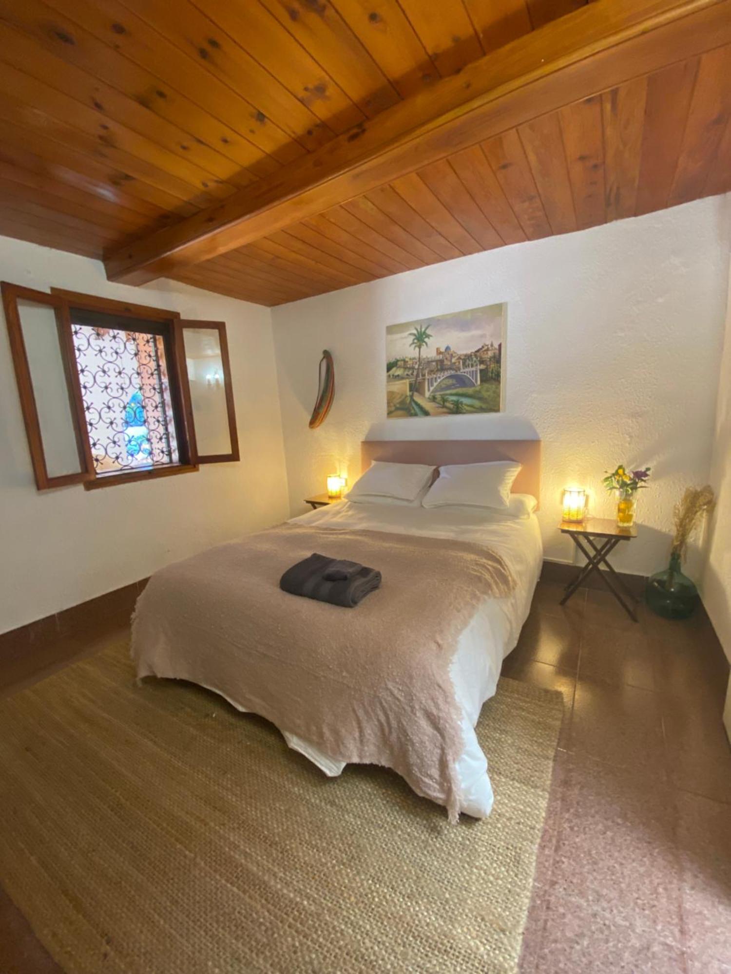 Bed & Breakfast Pink Lemon House Elche