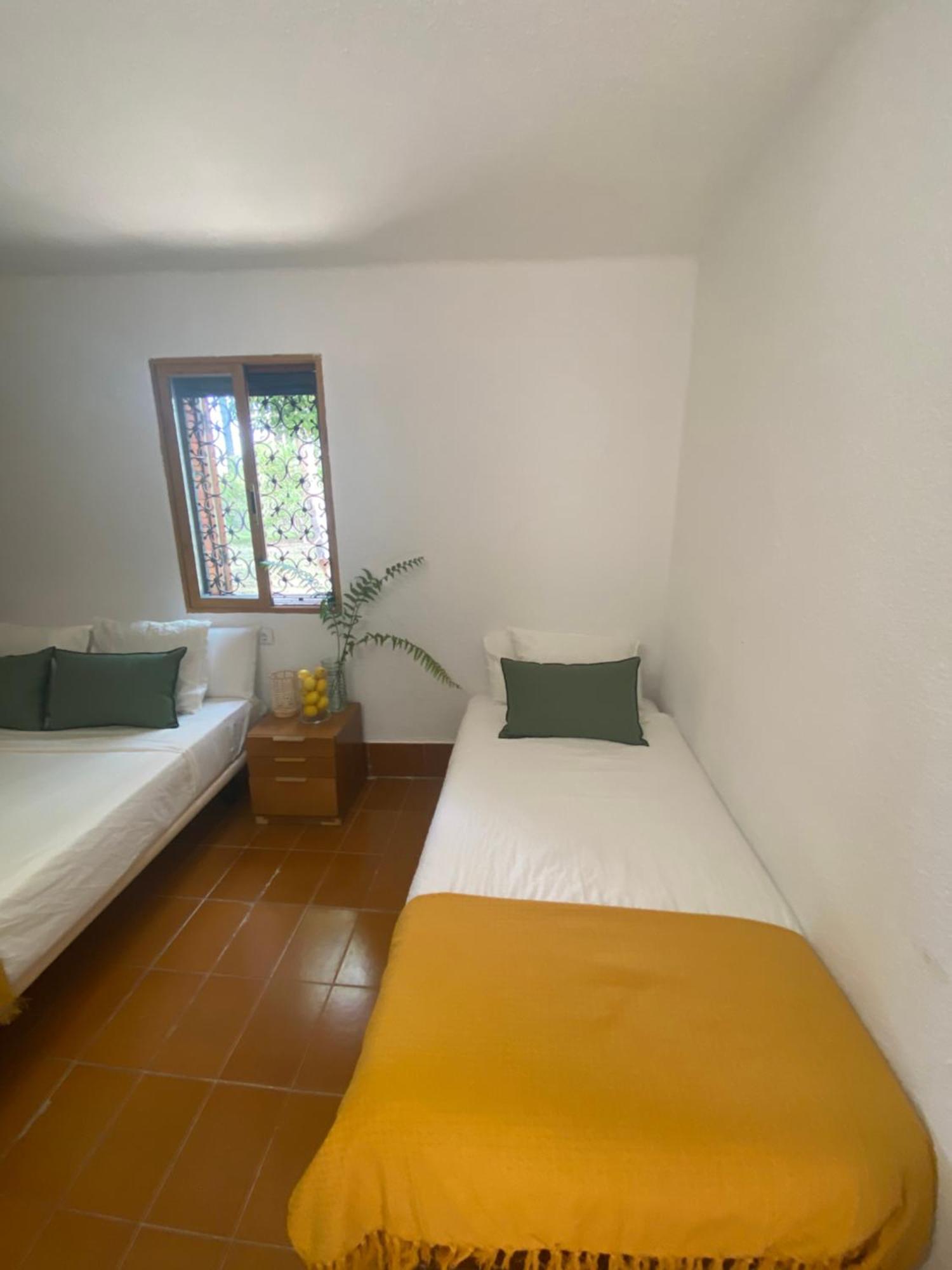 Pink Lemon House Bed & Breakfast *