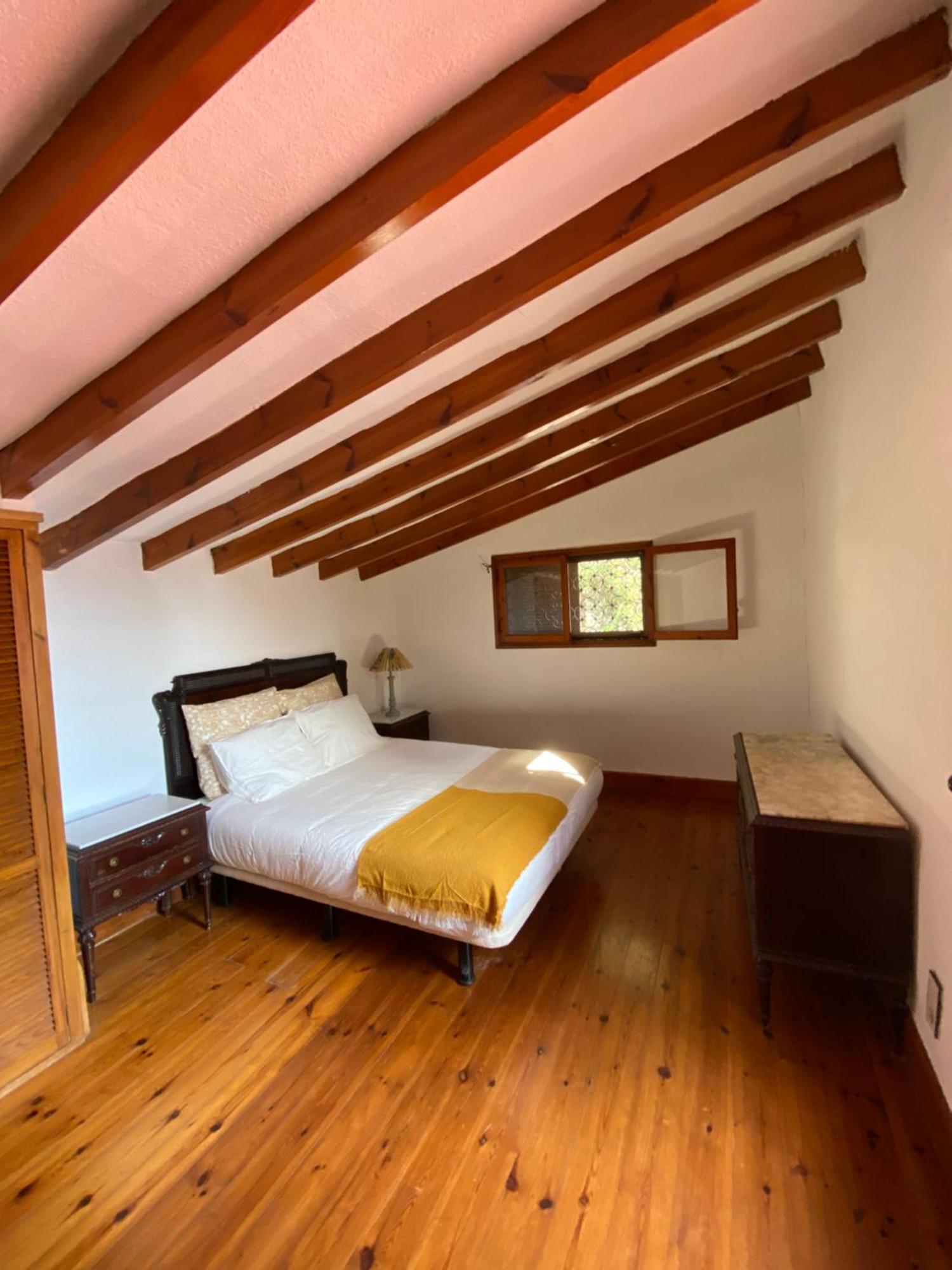 Pink Lemon House Bed & Breakfast *